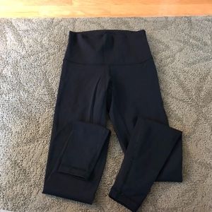 Lululemon Size 6 Black High Waisted Luxtreme